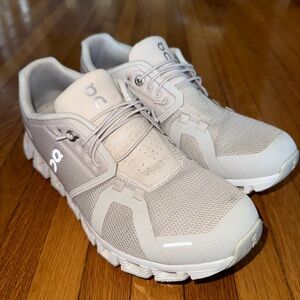 On Running Cloud Lightweight Running Shoes in Sand/Beige